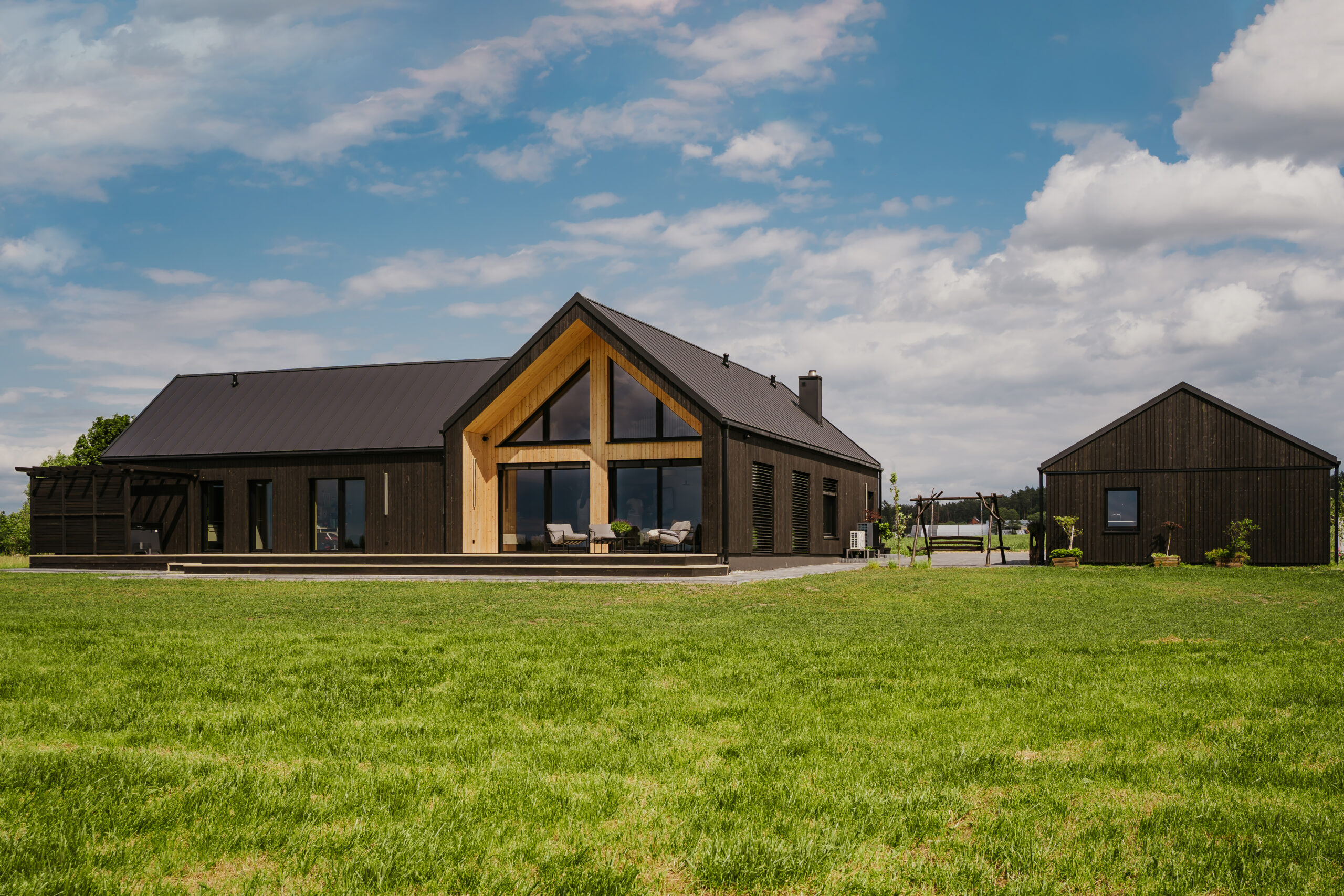 Dom prefabrykowany Hygge Hus w Suchowoli – widok z zewnątrz